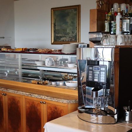 Albergo Alla Pineta Монтебелуна Екстериор снимка
