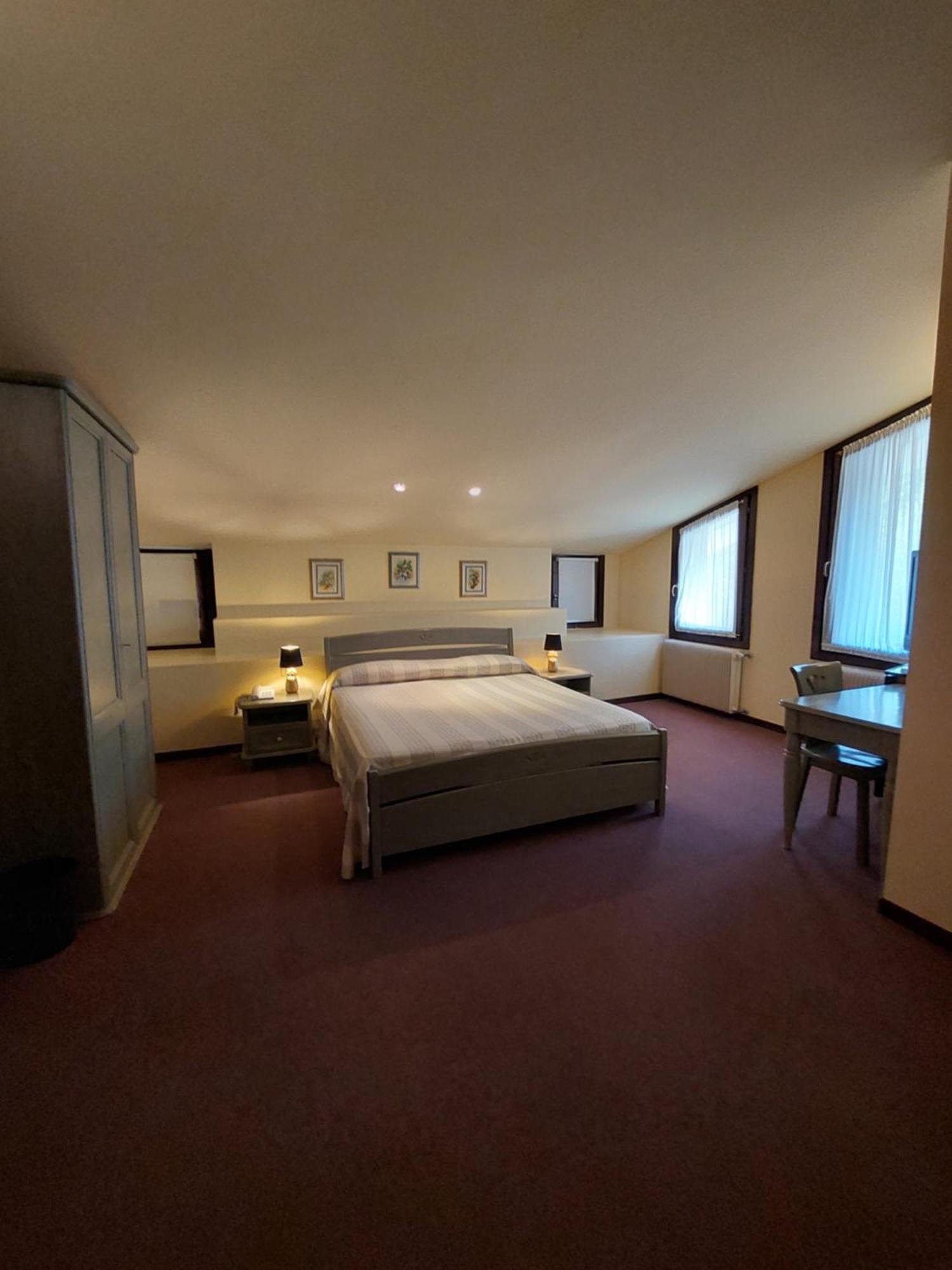 Albergo Alla Pineta Монтебелуна Екстериор снимка